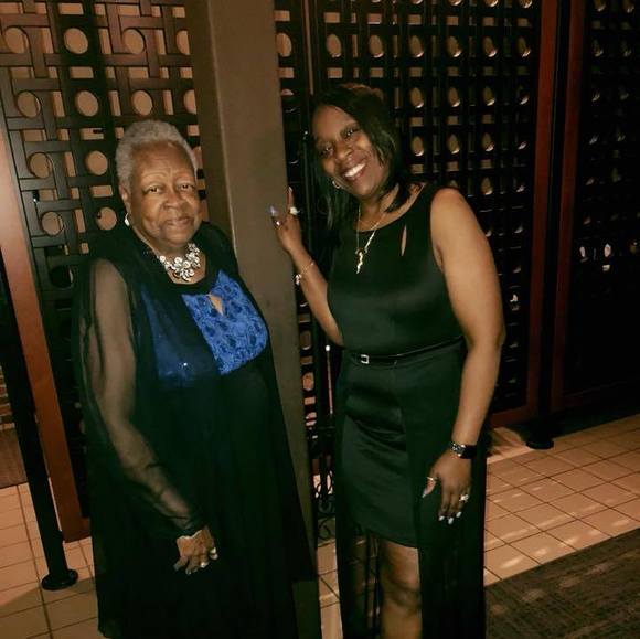 Profile Picture of Lisa Tillis (@lisatillis41) on Poshmark