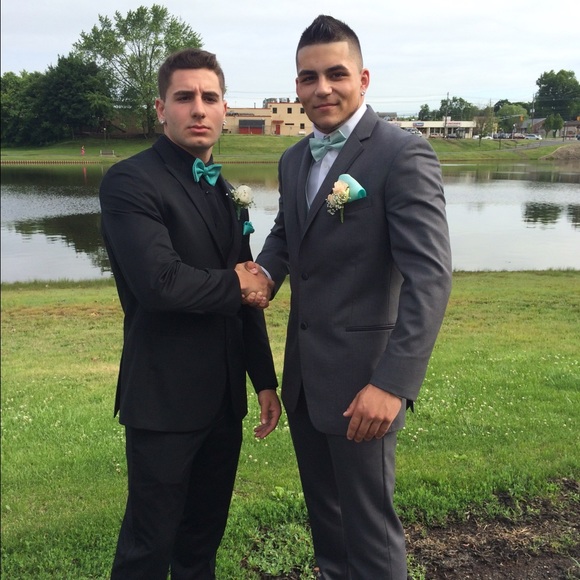 Profile Picture of John Chillemi (@johnnychillemi) on Poshmark