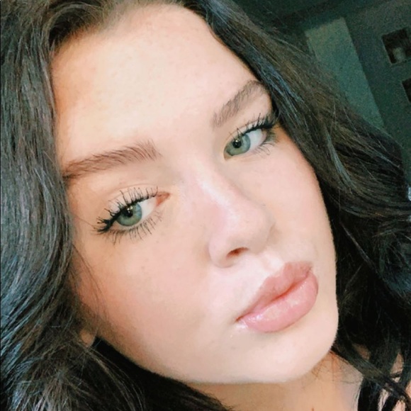 Profile Picture of Aaliyah Curcuru (@curcuruaaliyah) on Poshmark