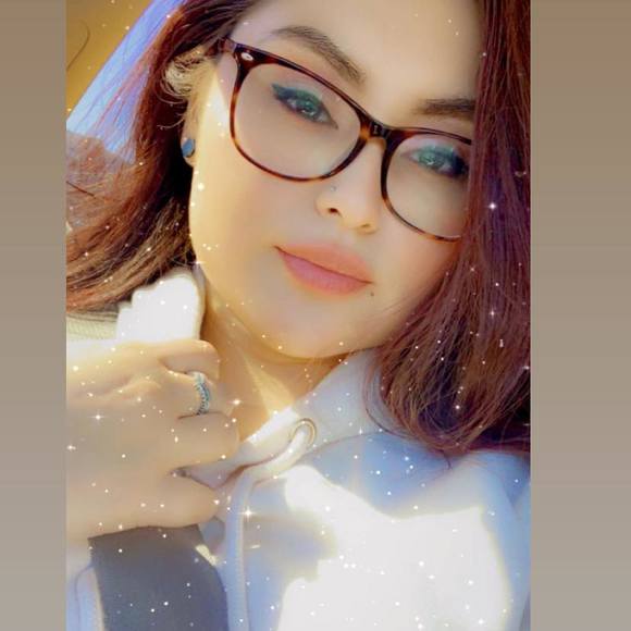 Profile Picture of Ingrid Alvarez (@ingrid0618) on Poshmark