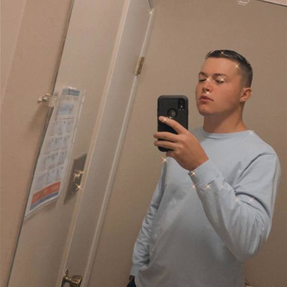 Profile Picture of Haydn Gilbey (@haydngilbey) on Poshmark