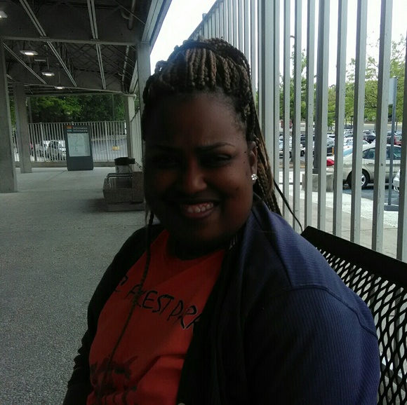 Profile Picture of Janice Marshall (@janice416) on Poshmark