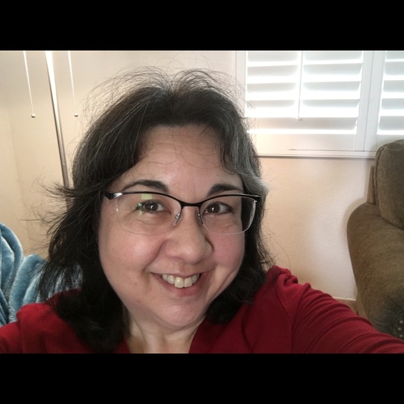 Profile Picture of Christine Karas (@mudgeit) on Poshmark