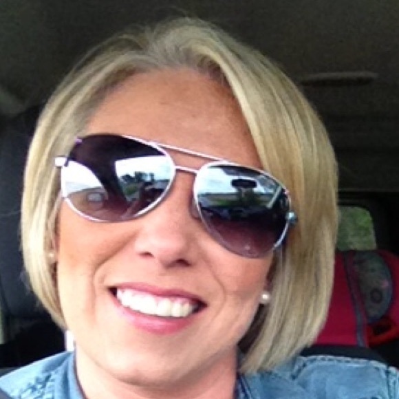 Profile Picture of Bridgette Featherstone (@b1022feather) on Poshmark
