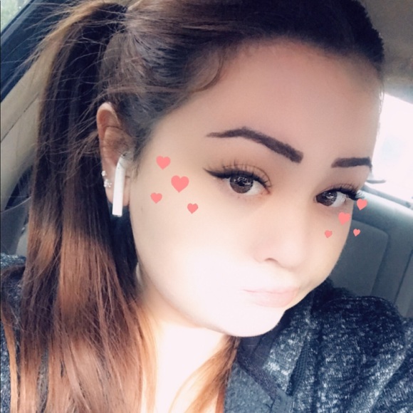 Profile Picture of Brittni Prouse (@brittniprouse) on Poshmark