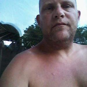 Profile Picture of Tom Mckinstry (@aralyth07) on Twitter