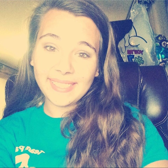 Priscilla Chapman - Poshmark Profile Picture of Priscilla Chapman (@pchap) on Poshmark