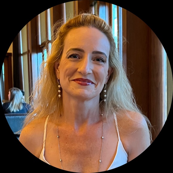 Profile Picture of Sherry Hightower (@snhightower2015) on Poshmark