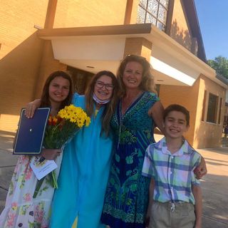 Profile Picture of Jennifer Hoelzel (@jennifer.petruccelli) on Facebook