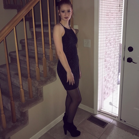 Profile Picture of Amanda Surur (@a_surur90) on Poshmark