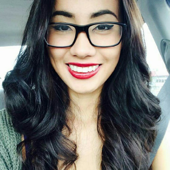 Profile Picture of Cathy Penaloza (@kittykitty_16) on Poshmark