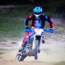 Trent Bradley - Twitter Profile Picture of Trent Bradley (@Woolsunglasses) on Twitter