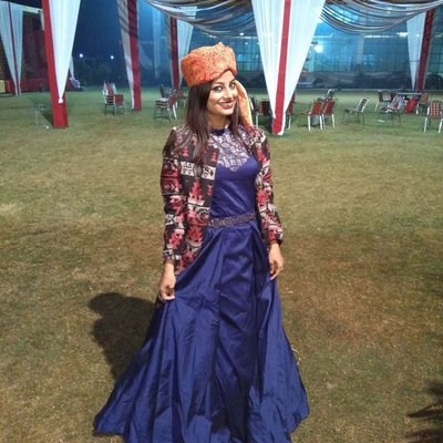 Profile Picture of Tanuja Singh (@tanujasingh_) on Twitter