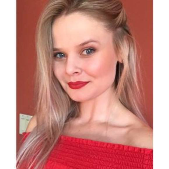 Profile Picture of Jen Gee (@jengee710) on Poshmark