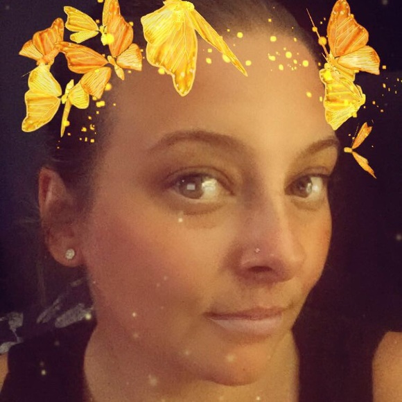 Profile Picture of Lauren Kazimirowich (@laurenykk) on Poshmark