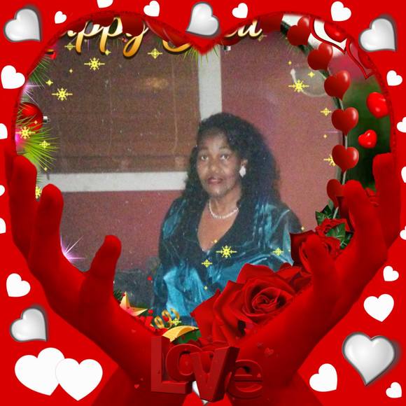 Profile Picture of Delores Matthews (@deloresmatthews) on Poshmark