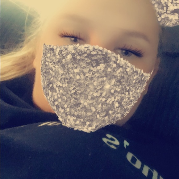 Profile Picture of Hannah Wascher (@hannahwascher) on Poshmark