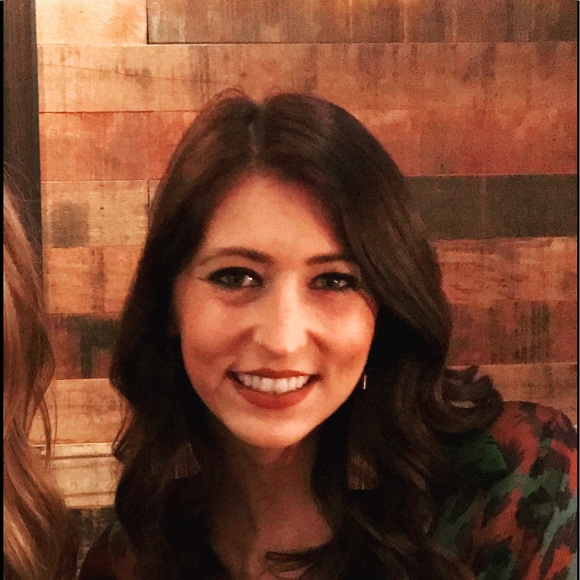 Profile Picture of Jenna Corey (@jennaacorey) on Poshmark