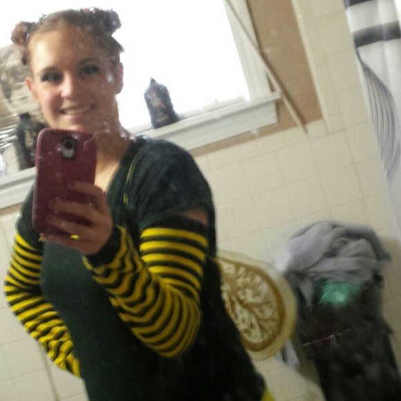 Profile Picture of Alexandra Cottrell (@alicottrell) on Poshmark