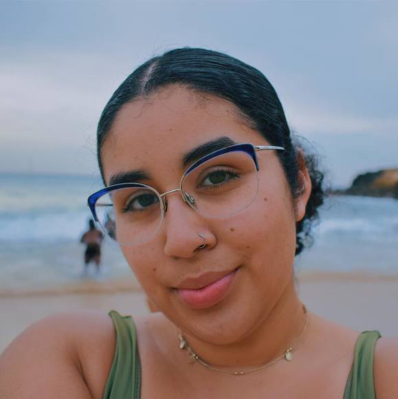 Profile Picture of Gabby Dovale (@gmd1120) on Poshmark