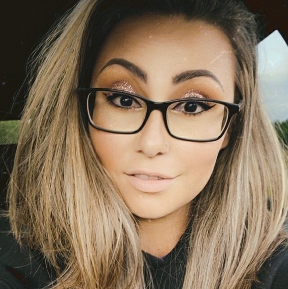 Profile Picture of Amber Hystad (@amberhystad) on Poshmark