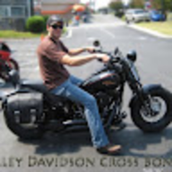 Brent Young - Poshmark Profile Picture of Brent Young (@jbyoung454) on Poshmark