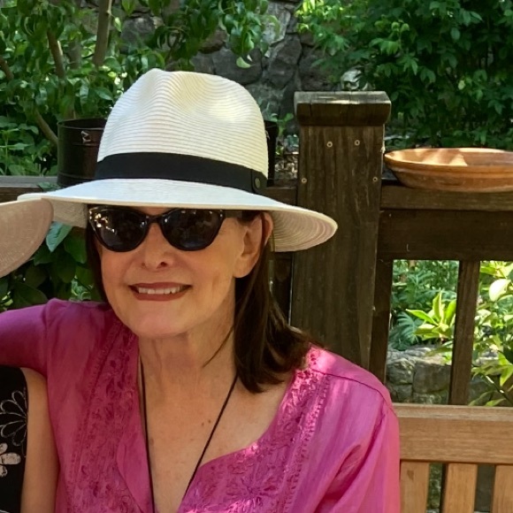 Profile Picture of Roberta Baron (@robertabaron) on Poshmark