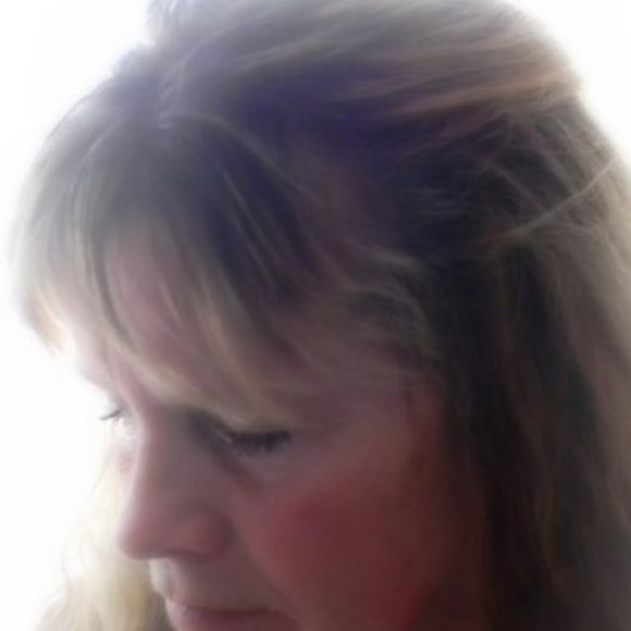 Profile Picture of Pamela Doherty (@pamelasdoherty) on Poshmark