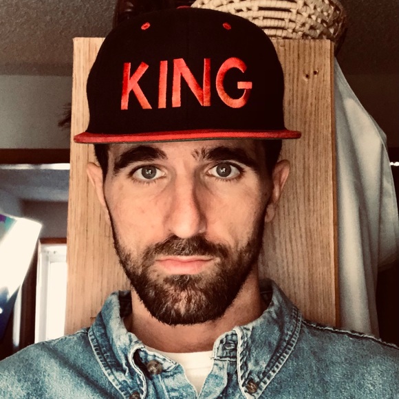 Profile Picture of Daniel King (@danielking368) on Poshmark