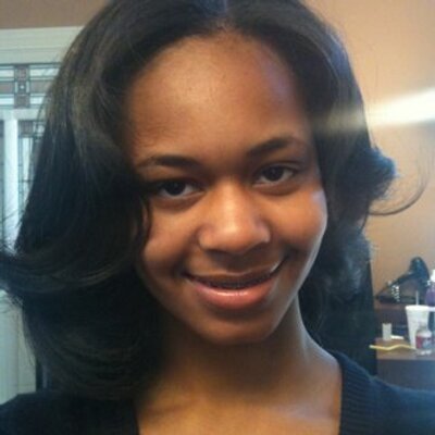 Profile Picture of Jessica Adair (@Lalalovesliving) on Twitter