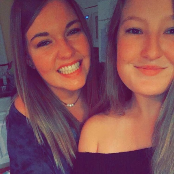 Profile Picture of Sarah Wade (@sarahwaders7) on Poshmark