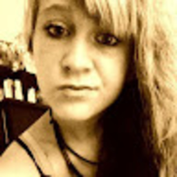 Profile Picture of Rachael Klager (@rachaelklager) on Poshmark