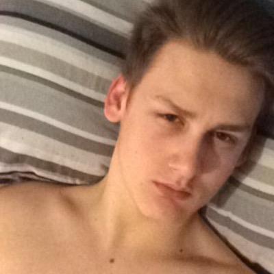 Profile Picture of Josh Evers (@pointless_guy15) on Twitter