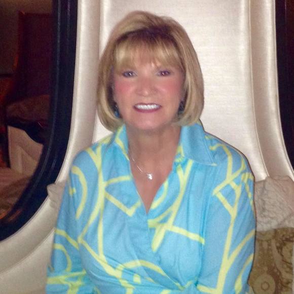 Profile Picture of Cecilia Boxell (@ceciliaboxell) on Poshmark