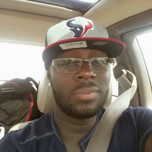 Profile Picture of Markale Boyce (@markaleboyce) on Poshmark