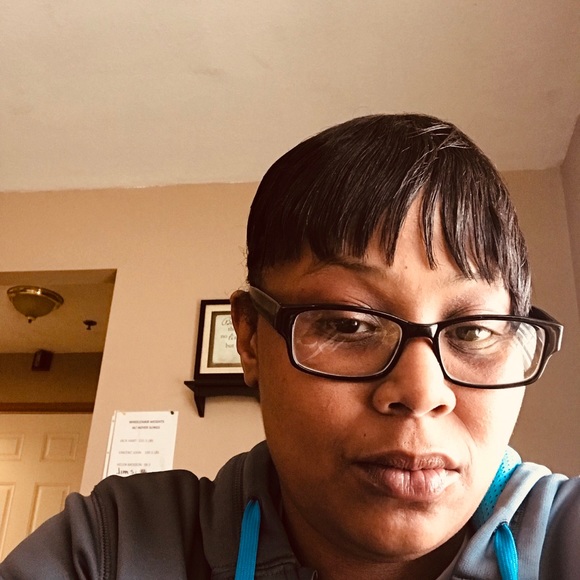Profile Picture of Candace Nesbitt (@candylady165) on Poshmark
