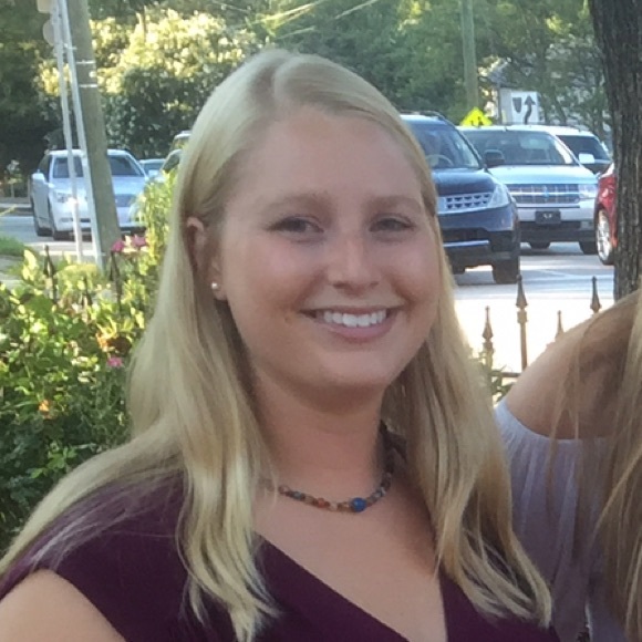 Profile Picture of Caroline Nifong (@cbnifong) on Poshmark