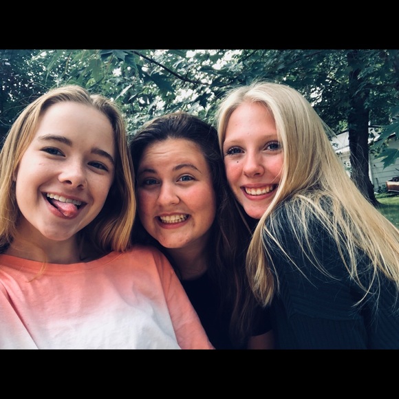 Profile Picture of Samantha Okuly (@samanthaokuly) on Poshmark