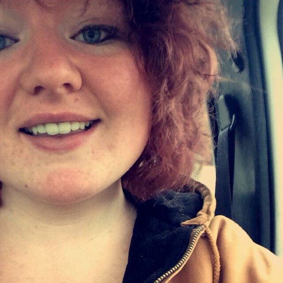 Profile Picture of Ariel Huffman (@arimarie212) on Poshmark