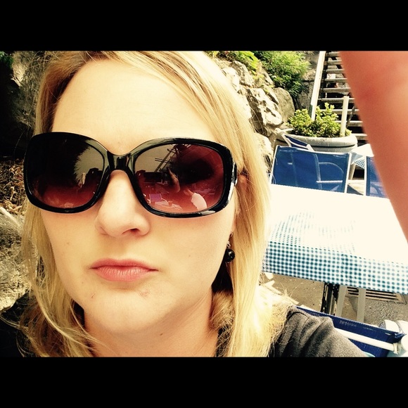 Profile Picture of Jami Harrison (@jamiharrison) on Poshmark