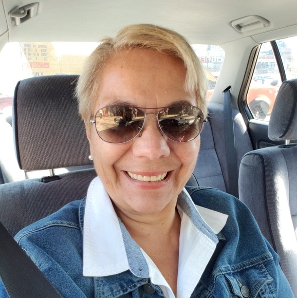 Profile Picture of Gladys Quinteros (@gladys59) on Poshmark