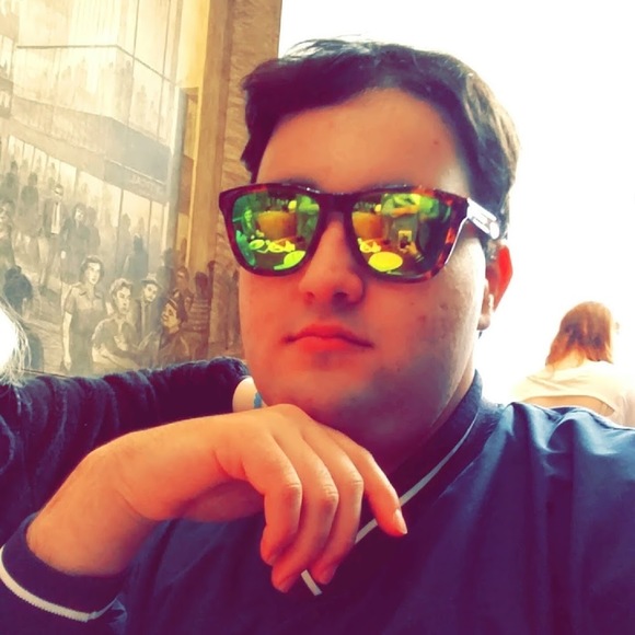 Profile Picture of Christopher Mazza (@mazzacg) on Poshmark