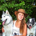 Profile Picture of Jennifer Wolff (@wolffsrudel_menschhundcoaching) on Instagram