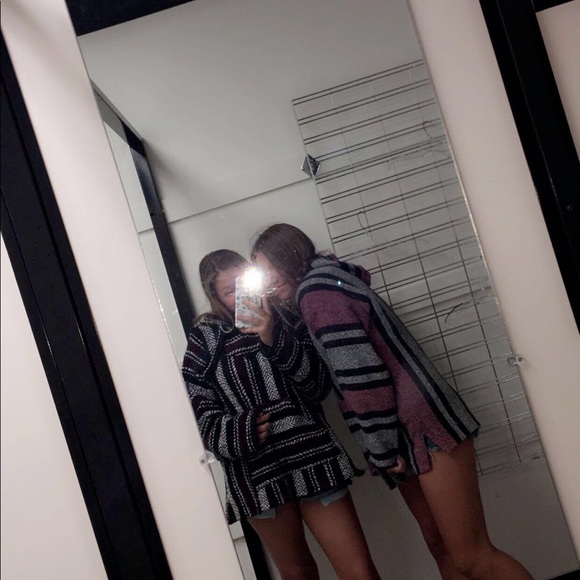 Profile Picture of Rowyn Stencel (@rowynstencel) on Poshmark