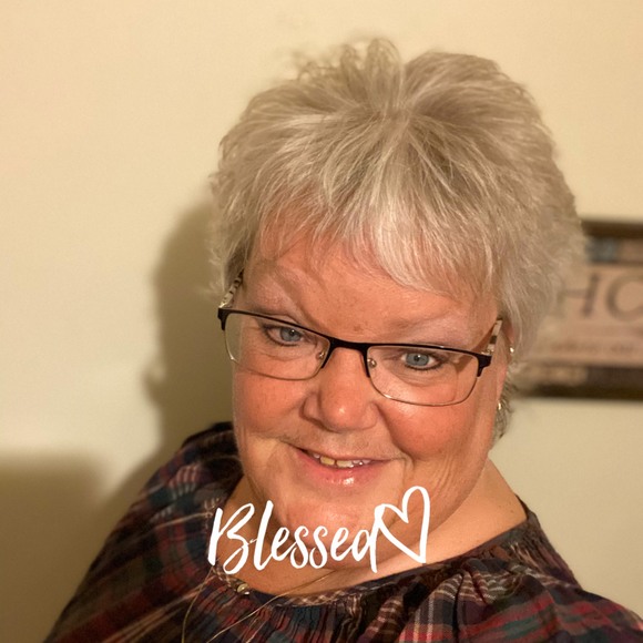Profile Picture of Rhonda Dayvault (@dolfinfreakinva) on Poshmark
