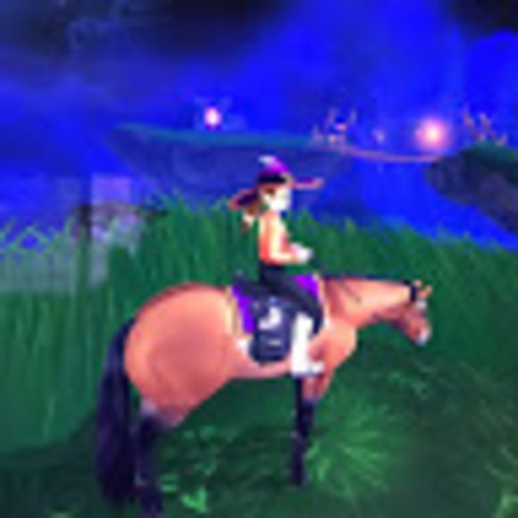 Profile Picture of Eva Skyray (@evaskyray) on Poshmark