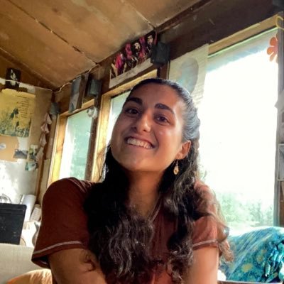 Profile Picture of Maya Newman (@MayaNewman17) on Twitter