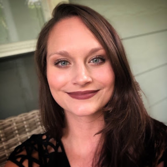 Profile Picture of Amber Bockus (@amberbockus) on Poshmark