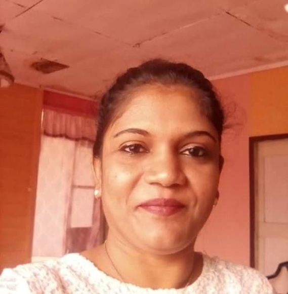 Profile Picture of Miena Kalpoe (@m_k_c) on Poshmark