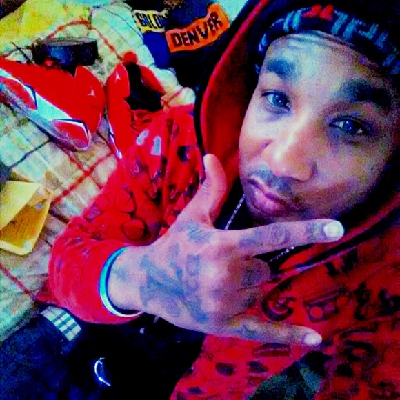 Profile Picture of Garrett Wilson (@lulu8427) on Poshmark